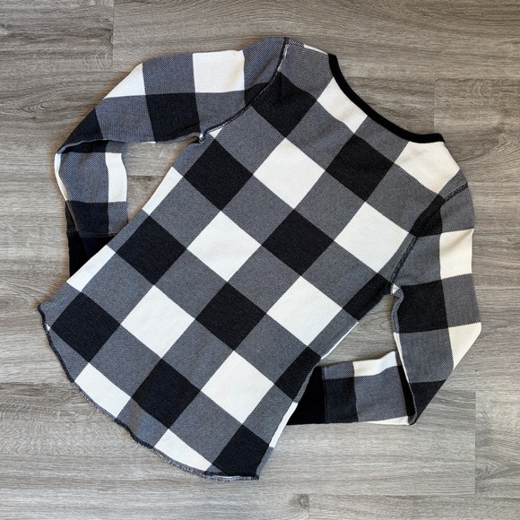 Old Navy black/white plaid pajama top - Picture 3 of 3